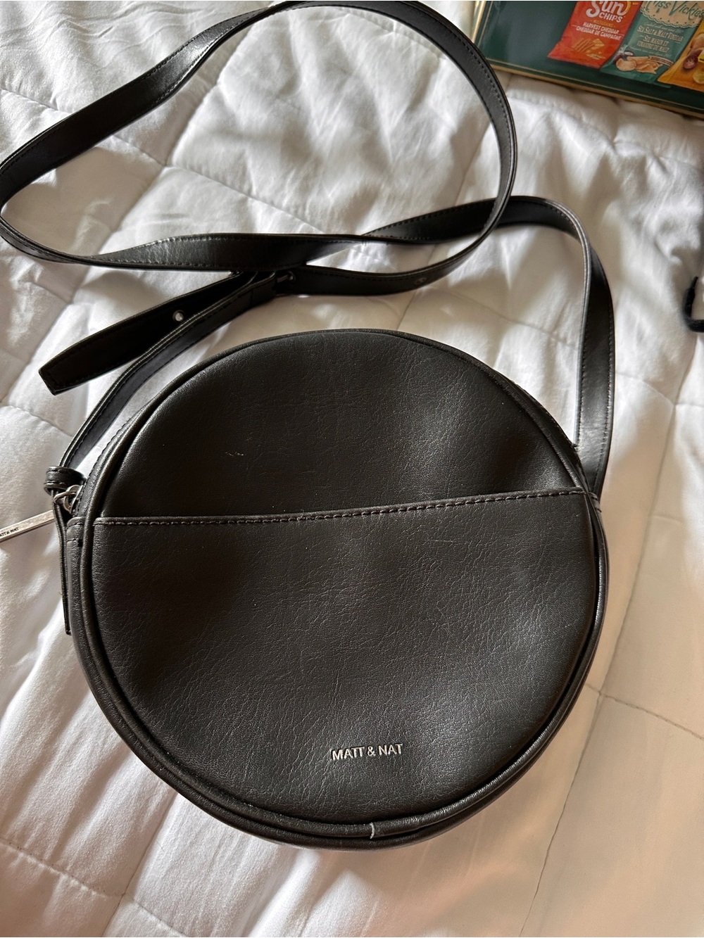 Matt & Nat Round Crossbody Bag in Black
